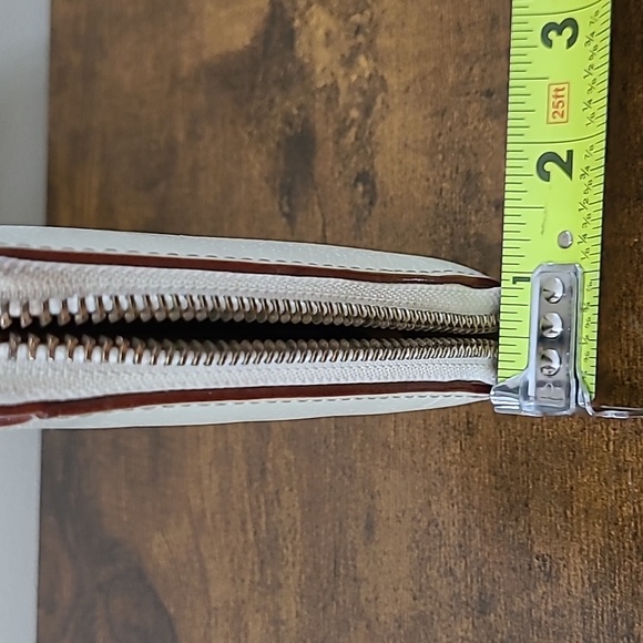 Kate Spade Cream Leather Zip Wallet - Picture 12 of 12